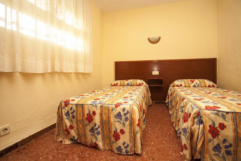 Apartamentos Bahia Dorada Y Iris Salou Exteriör bild